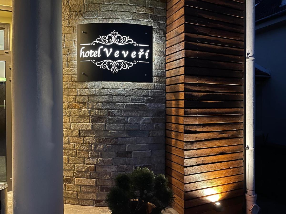 Hotel Veveri Veverska Bityska Экстерьер фото
