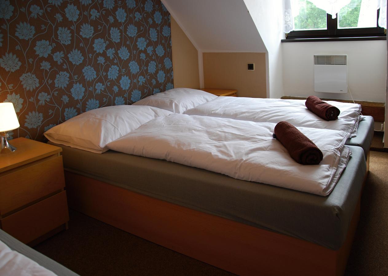 Hotel Veveri Veverska Bityska Экстерьер фото